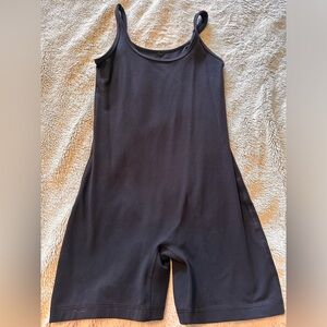 Aritzia TNA jumper. Brand new NEVER WORN.